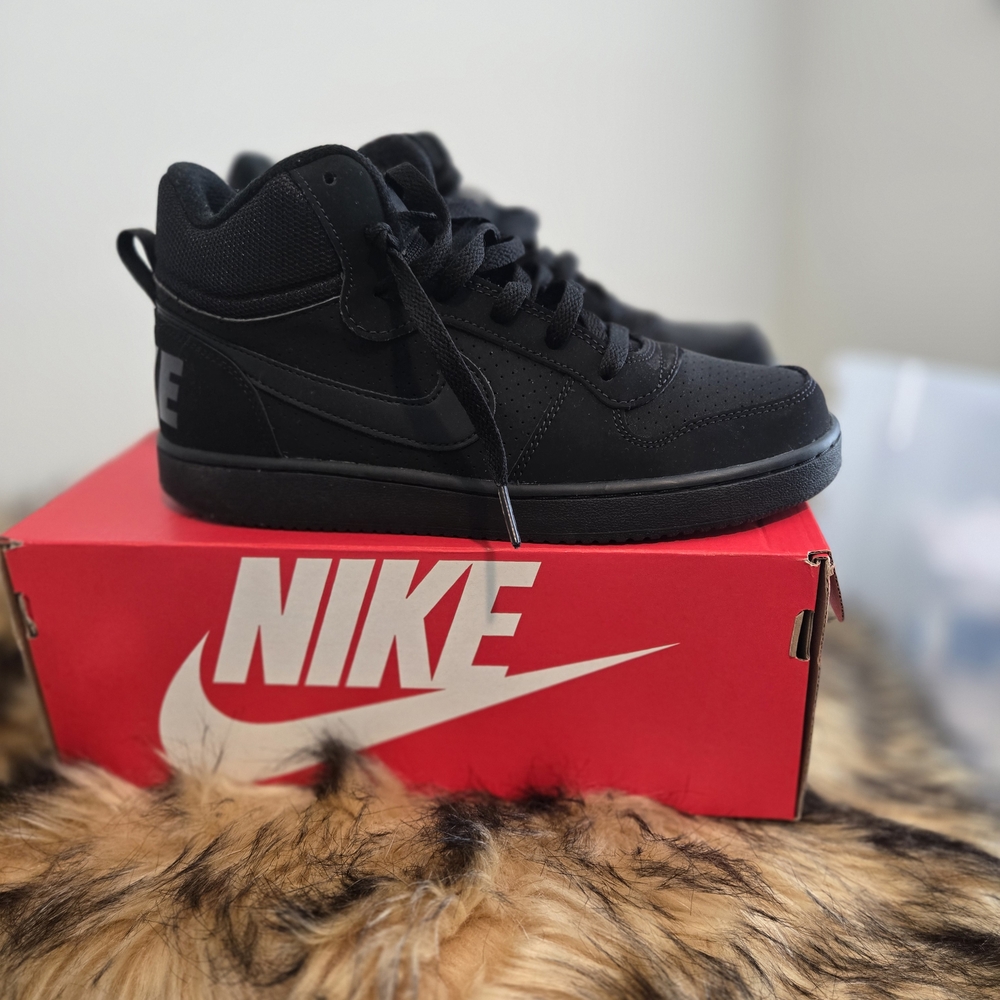 Nike Kids Black Sneakers